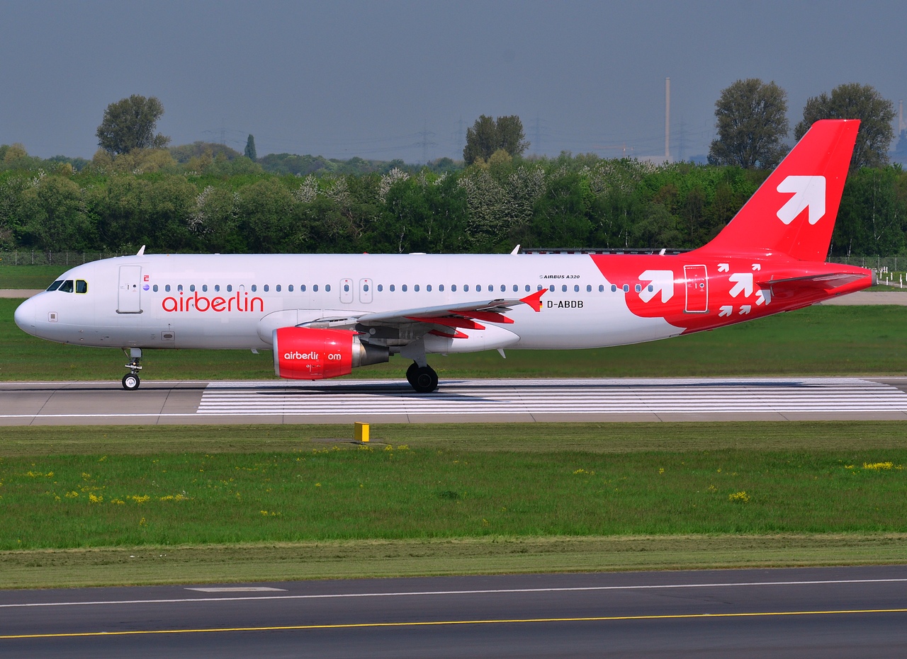 D-ABDB - A320-214 - Air Berlin - DUS - 06-05-2013b