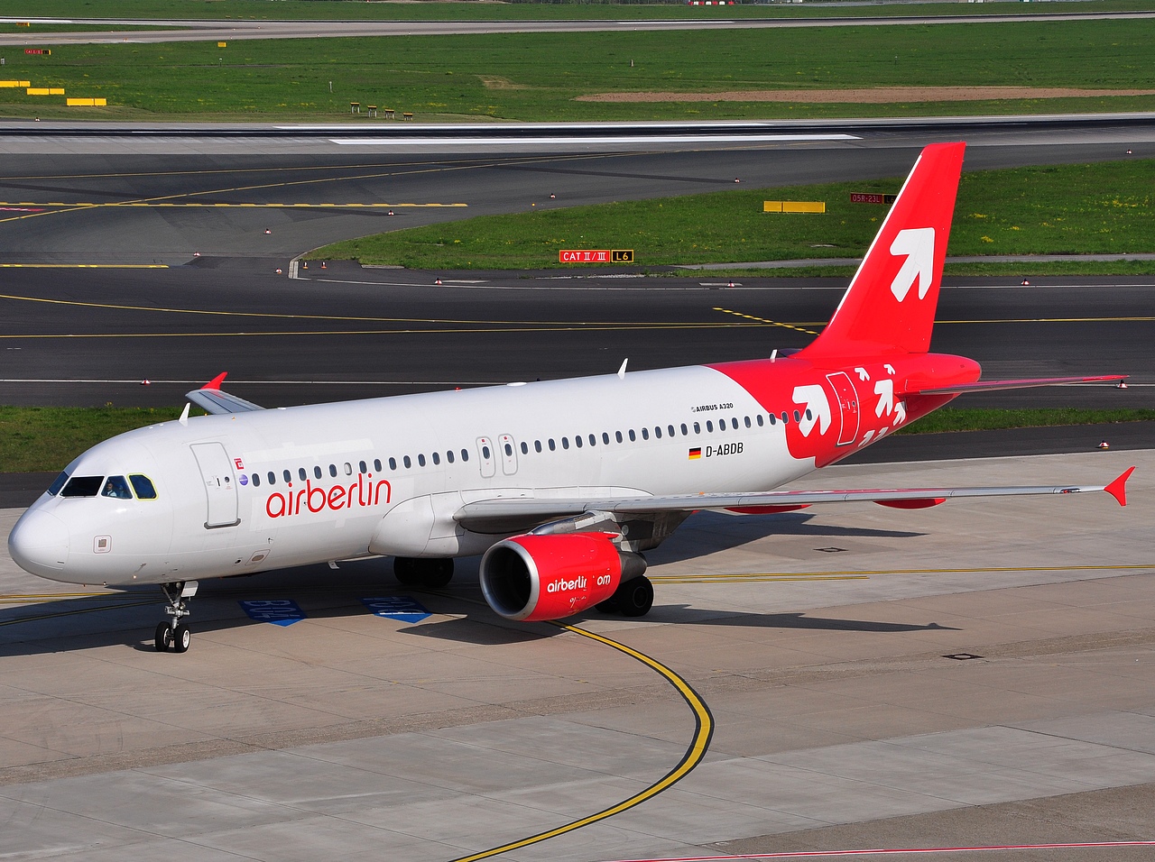 D-ABDB - A320-214 - Air Berlin - DUS - 06-05-2013c