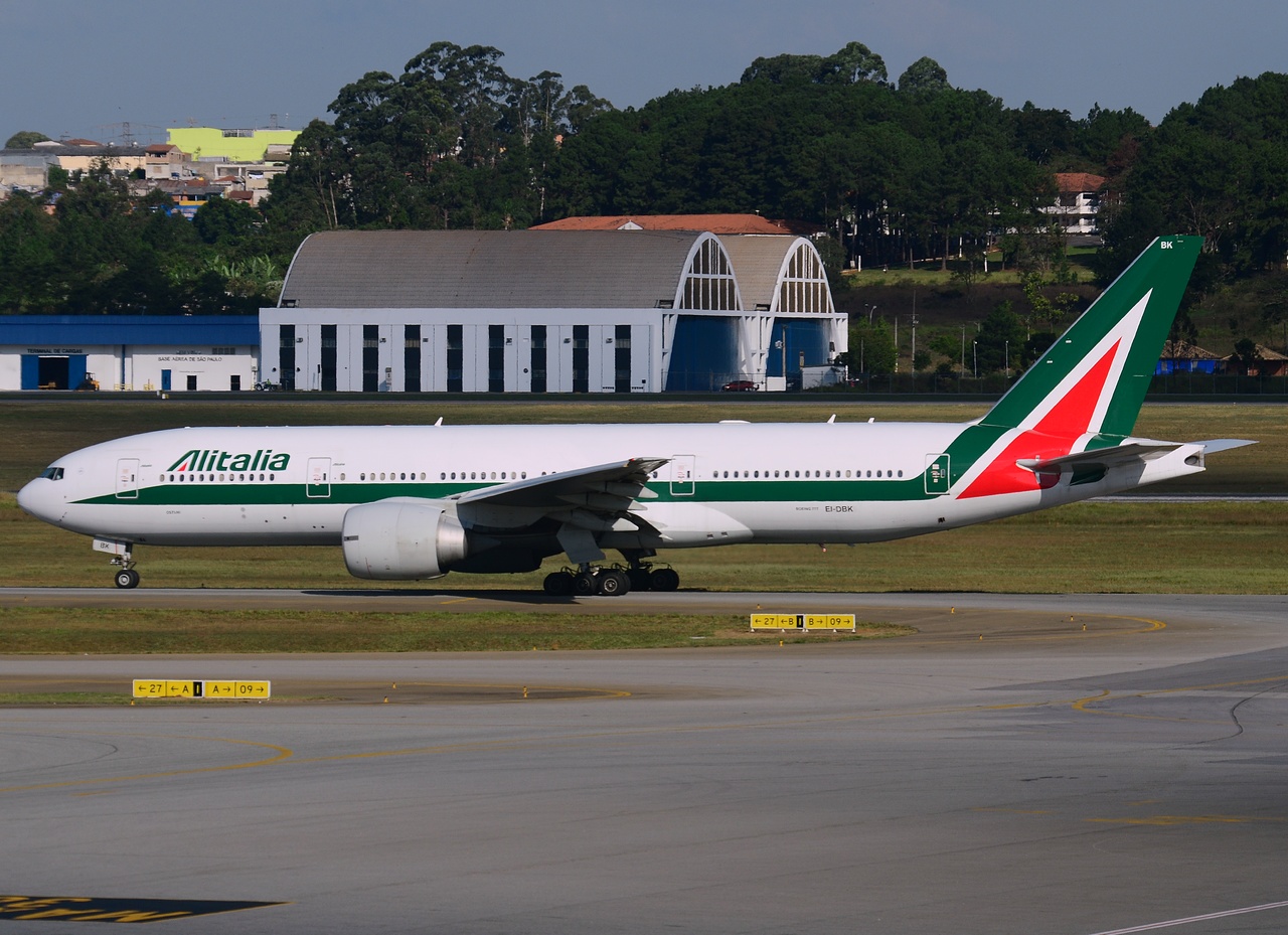 EI-DBK - 777-243(ER) - Alitalia - GRU - 06-06-2013