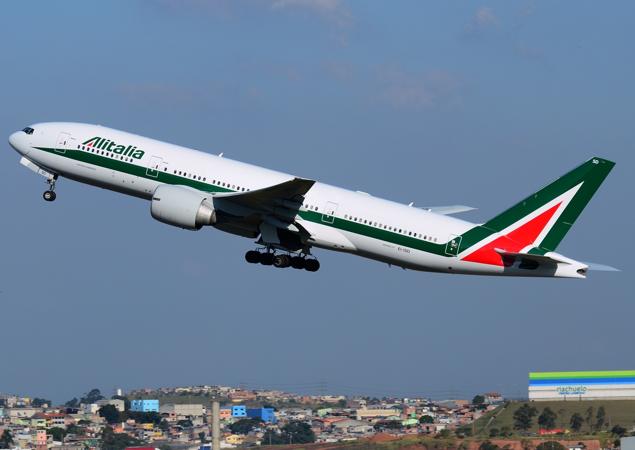 EI-ISD - 777-243(ER) - Alitalia - GRU - 07-06-2013b