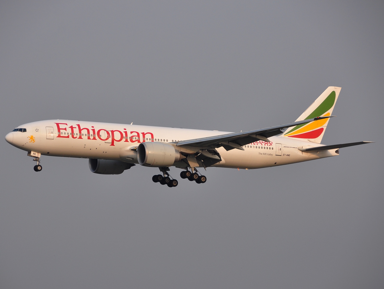 ET-ANO - 777-260(LR) - Ethiopian Airlines - PEK - 21-09-2013