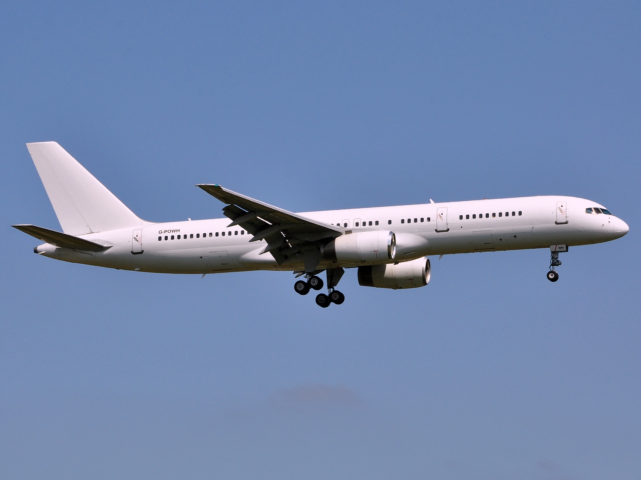 G-POWH - 757-256 - Titan Airways - LHR - 11-07-2013
