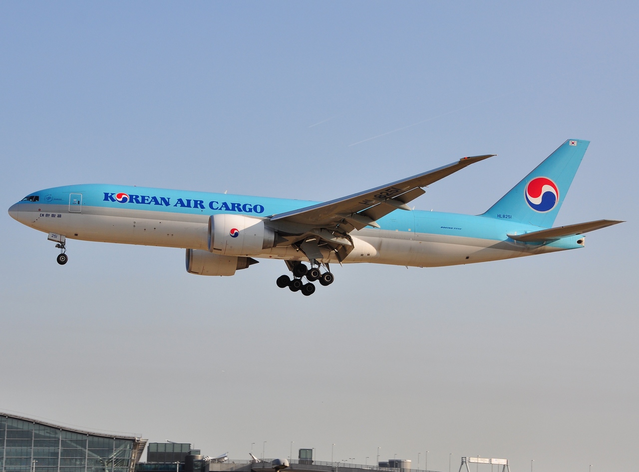 HL8251 - 777-FB5 - Korean Air Lines - LHR - 11-07-2013