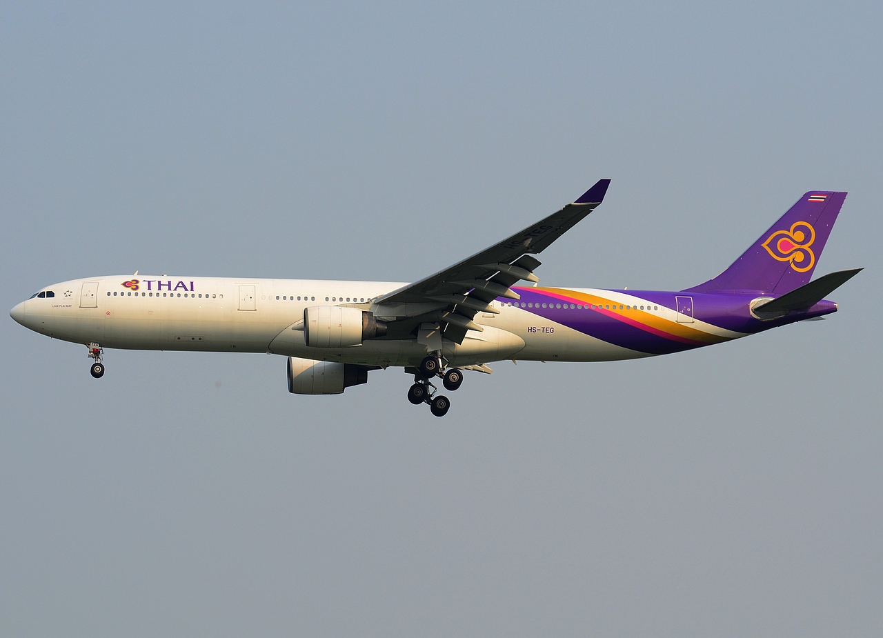 HS-TEG - A330-321 - Thai Airways International - BKK - 01-02-2013