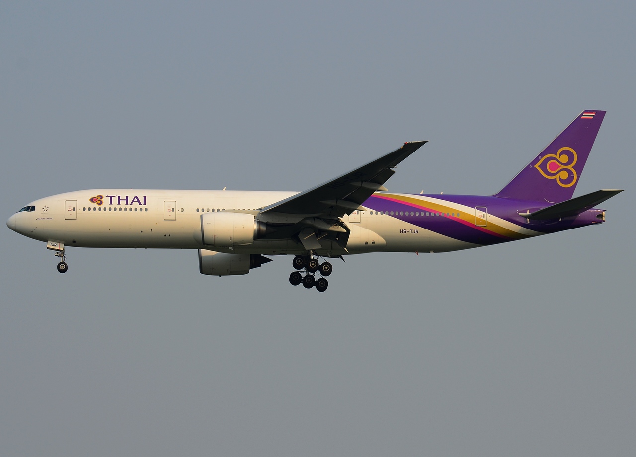 HS-TJR - 777-2D7(ER) - Thai Airways International - BKK - 01-02-2013