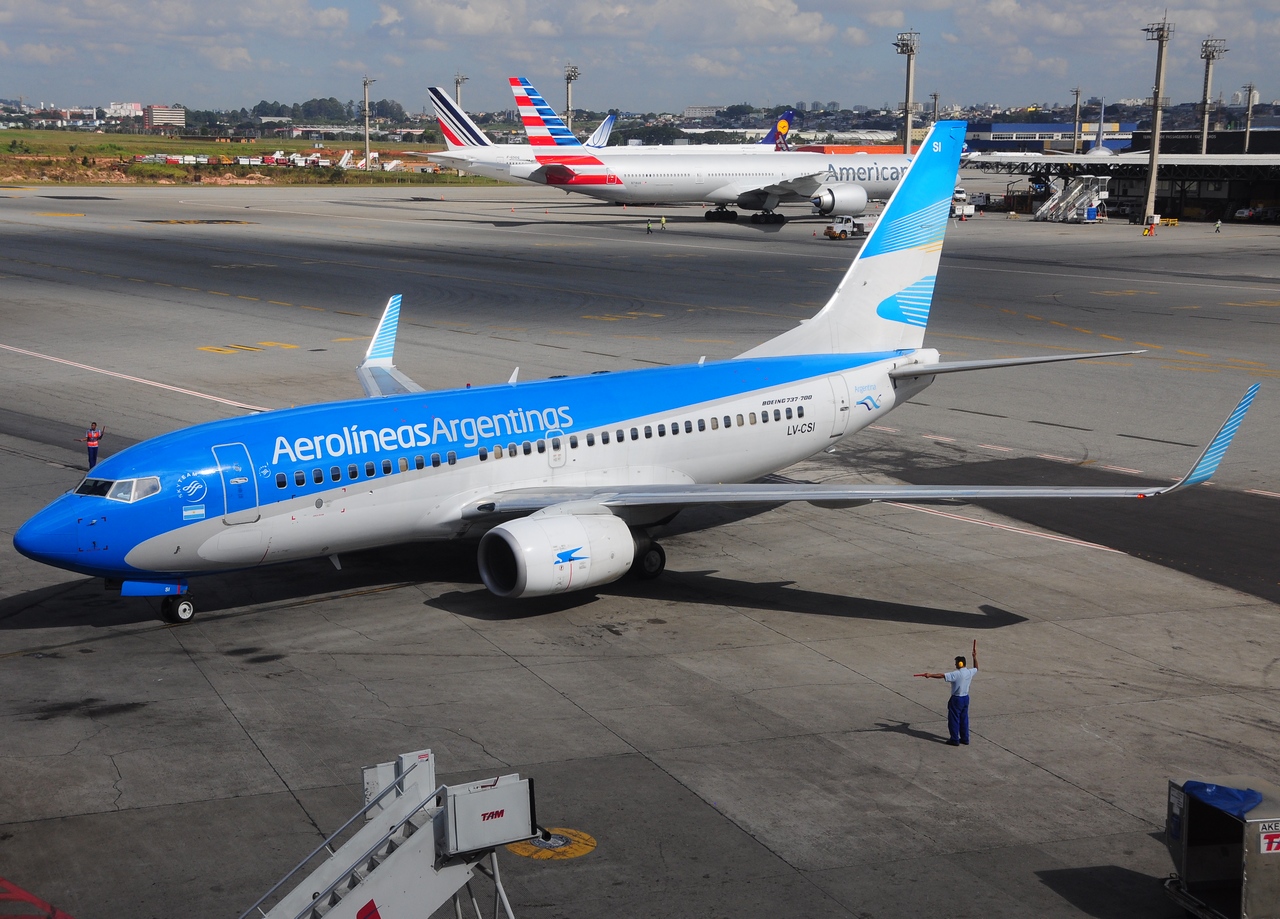 LV-CSI - 737-7Q8(WL) - Aerolineas Argentinas - GRU - 06-06-2013