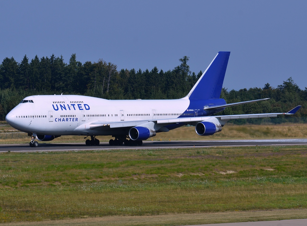 N194UA - 747-422 - United Charters - HHN - 22-08-2013