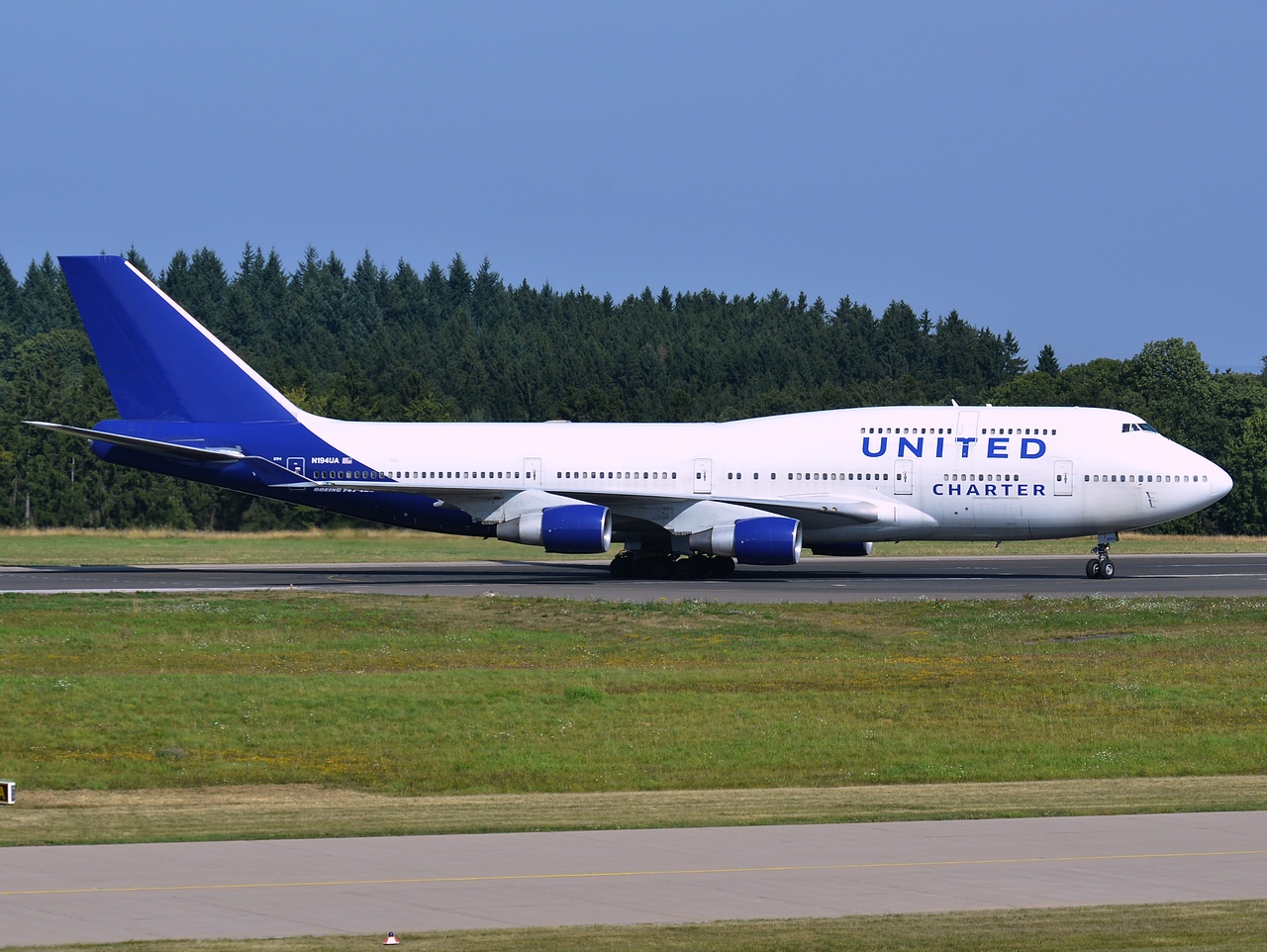 N194UA - 747-422 - United Charters - HHN - 22-08-2013c