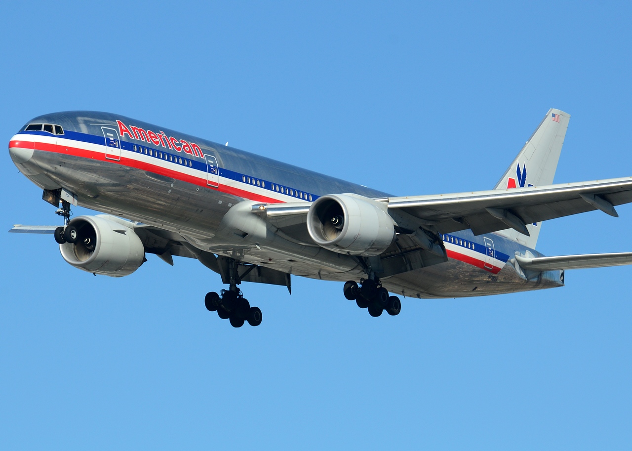 N766AN - 777-223(ER) - American Airlines - GRU - 08-06-2013