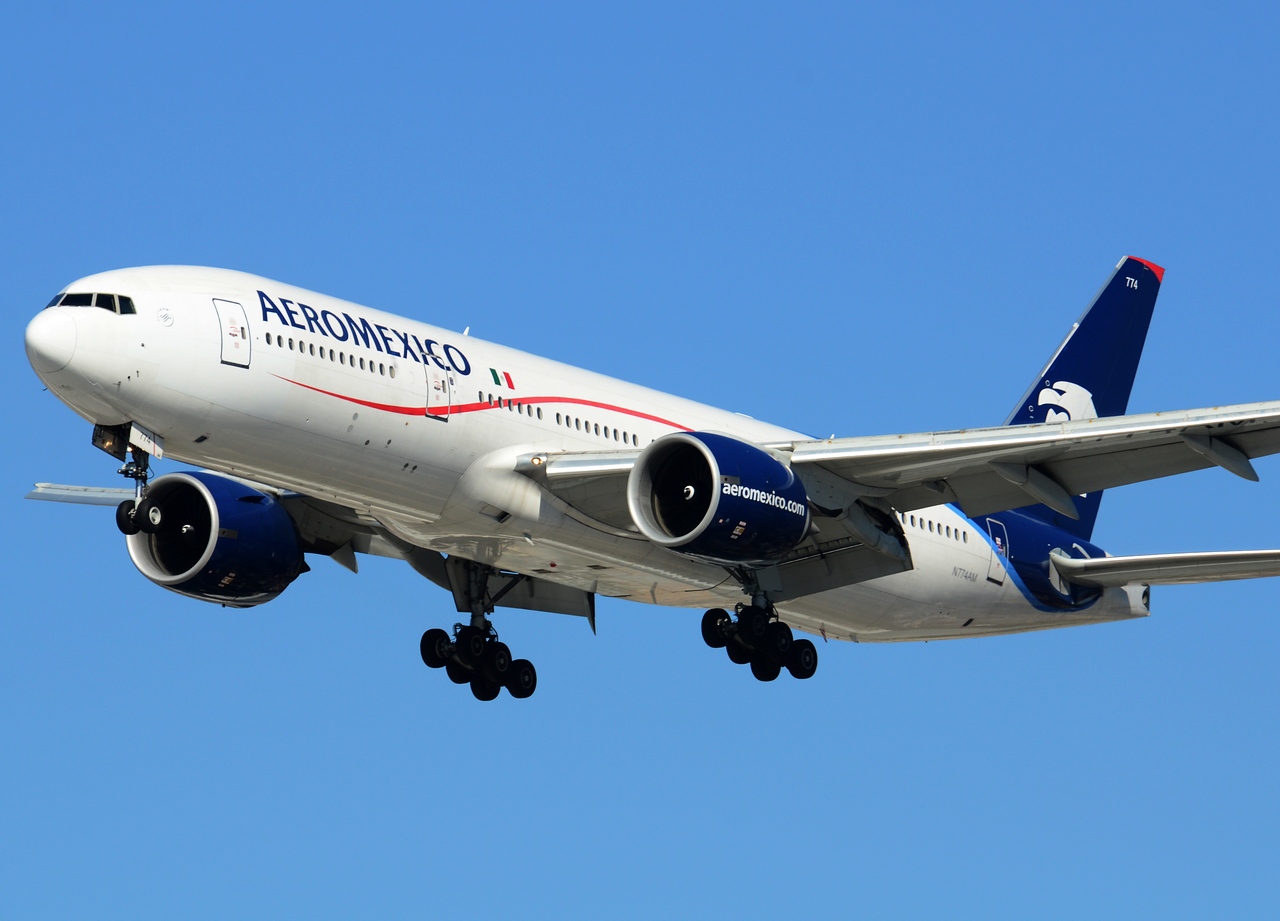N774AM - 777-2Q8(ER) - Aeromexico - GRU - 05-06-2013