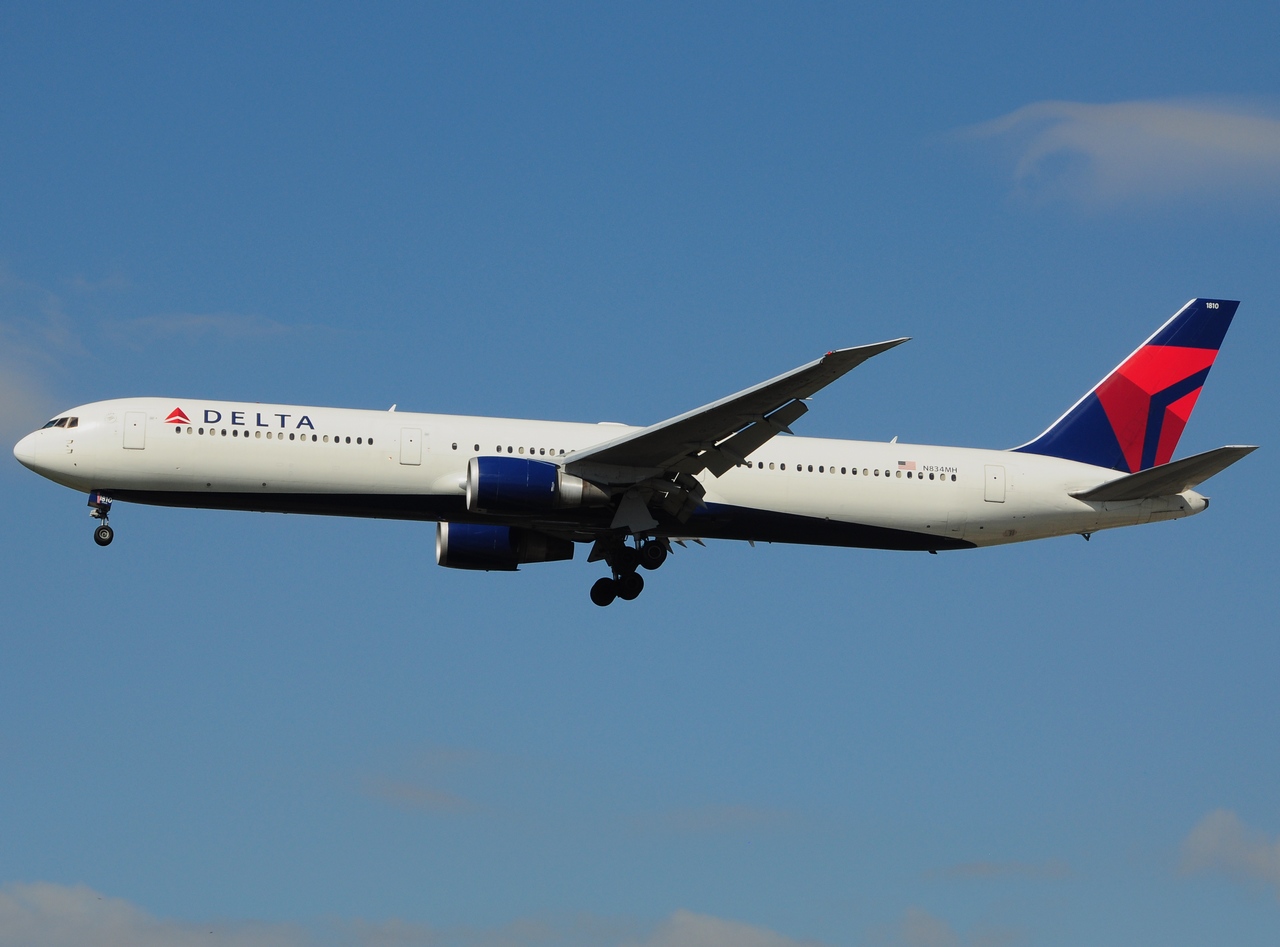 N834MH - 767-432(ER) - Delta Air Lines - GRU - 06-06-2013