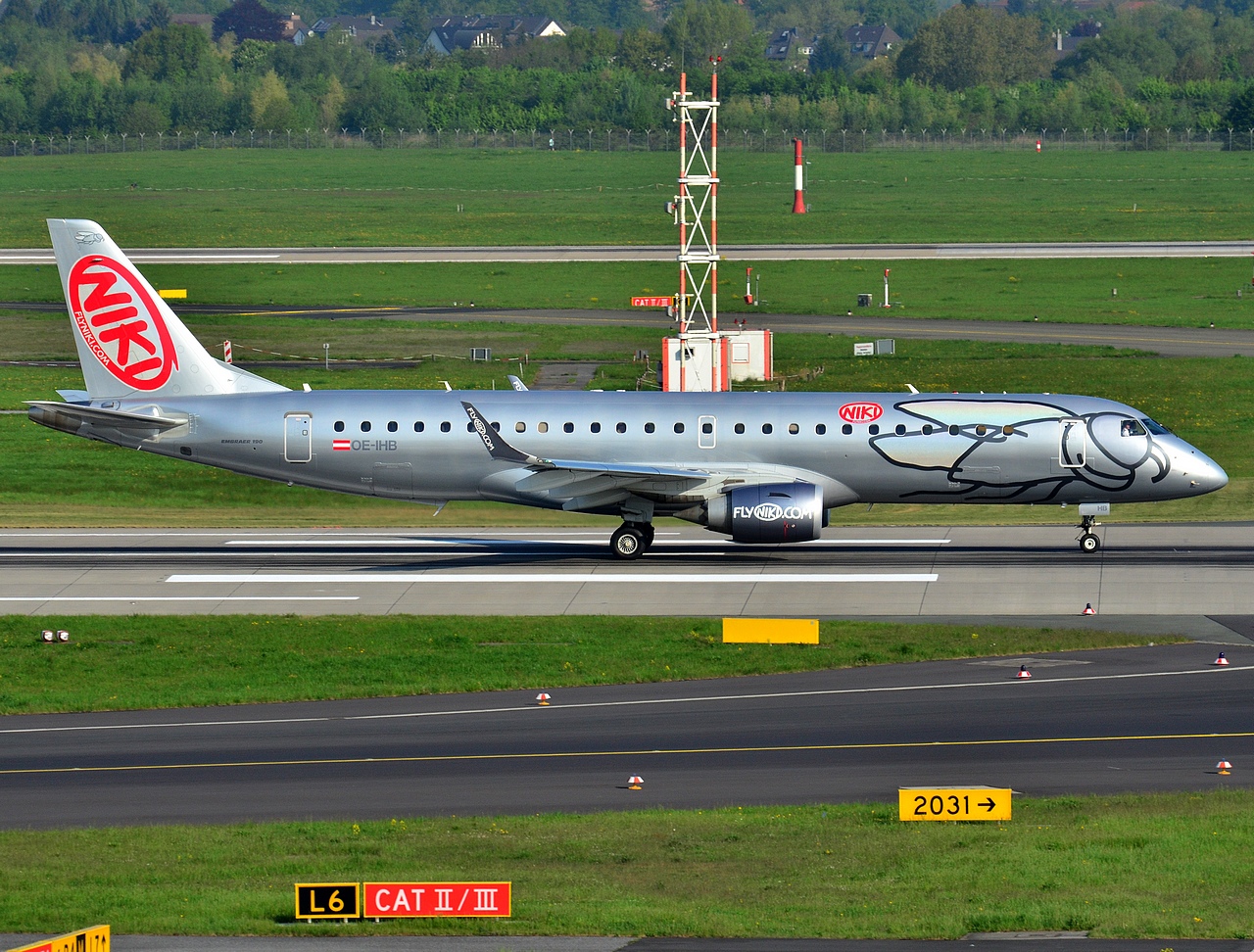 OE-IHB - ERJ-190LR (ERJ-190-100 LR) - Niki - DUS - 06-05-2013b
