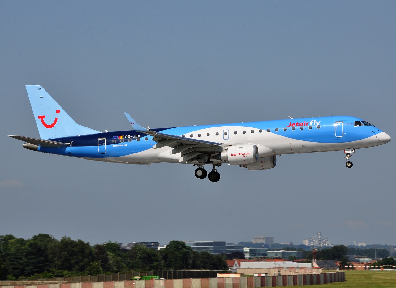 OO-JEM - ERJ-190STD (ERJ-190-100) - JetairFly - BRU - 10-07-2013