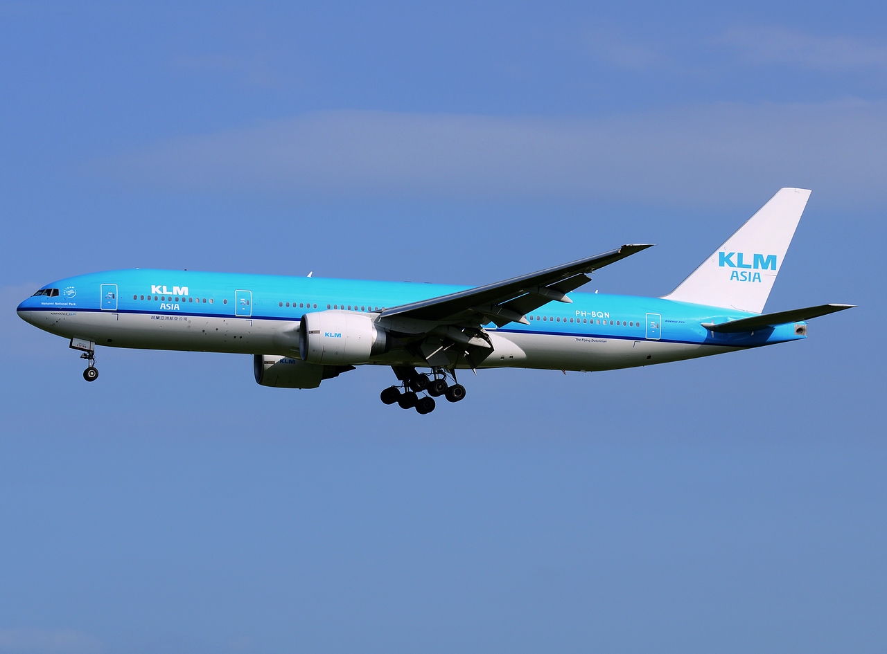 PH-BQN - 777-206(ER) - KLM Royal Dutch Airlines - SIN - 27-01-2013