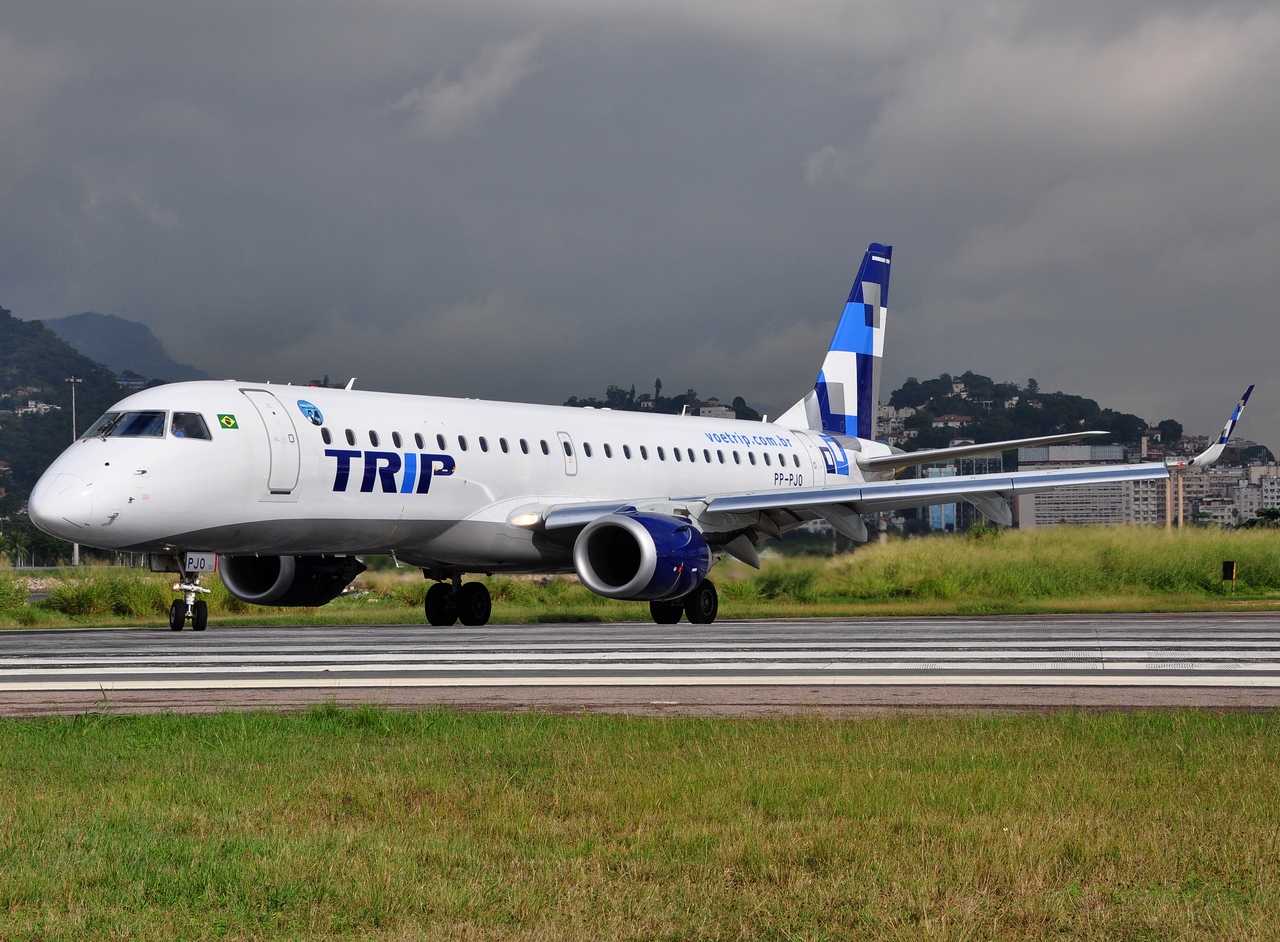 PP-PJO - ERJ-190LR (ERJ-190-100 LR) - TRIP Linhas Aereas - SDU - 04-06-2013b