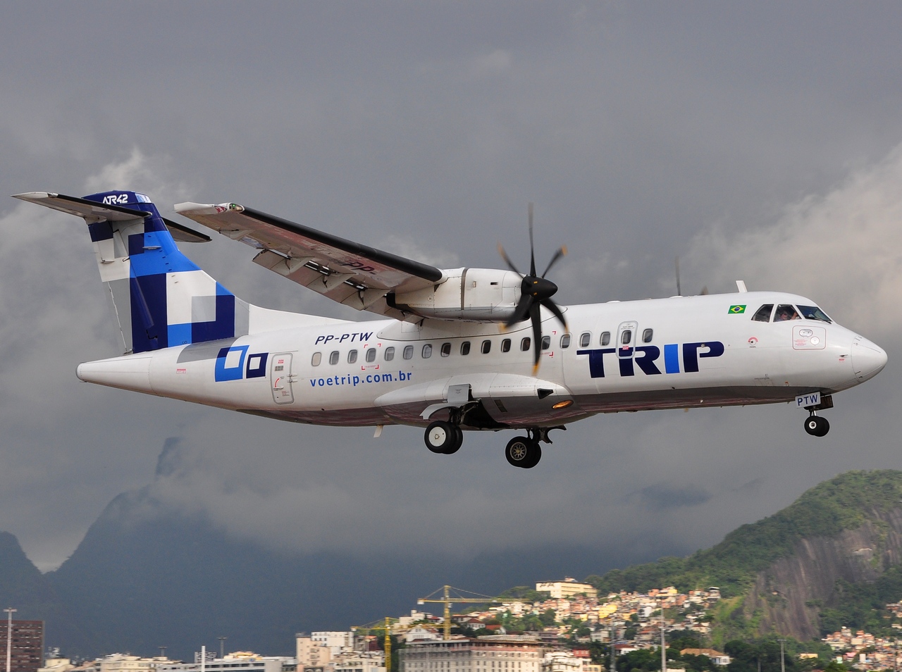 PP-PTW - ATR 42-500 - TRIP Linhas Aereas - SDU - 04-06-2013