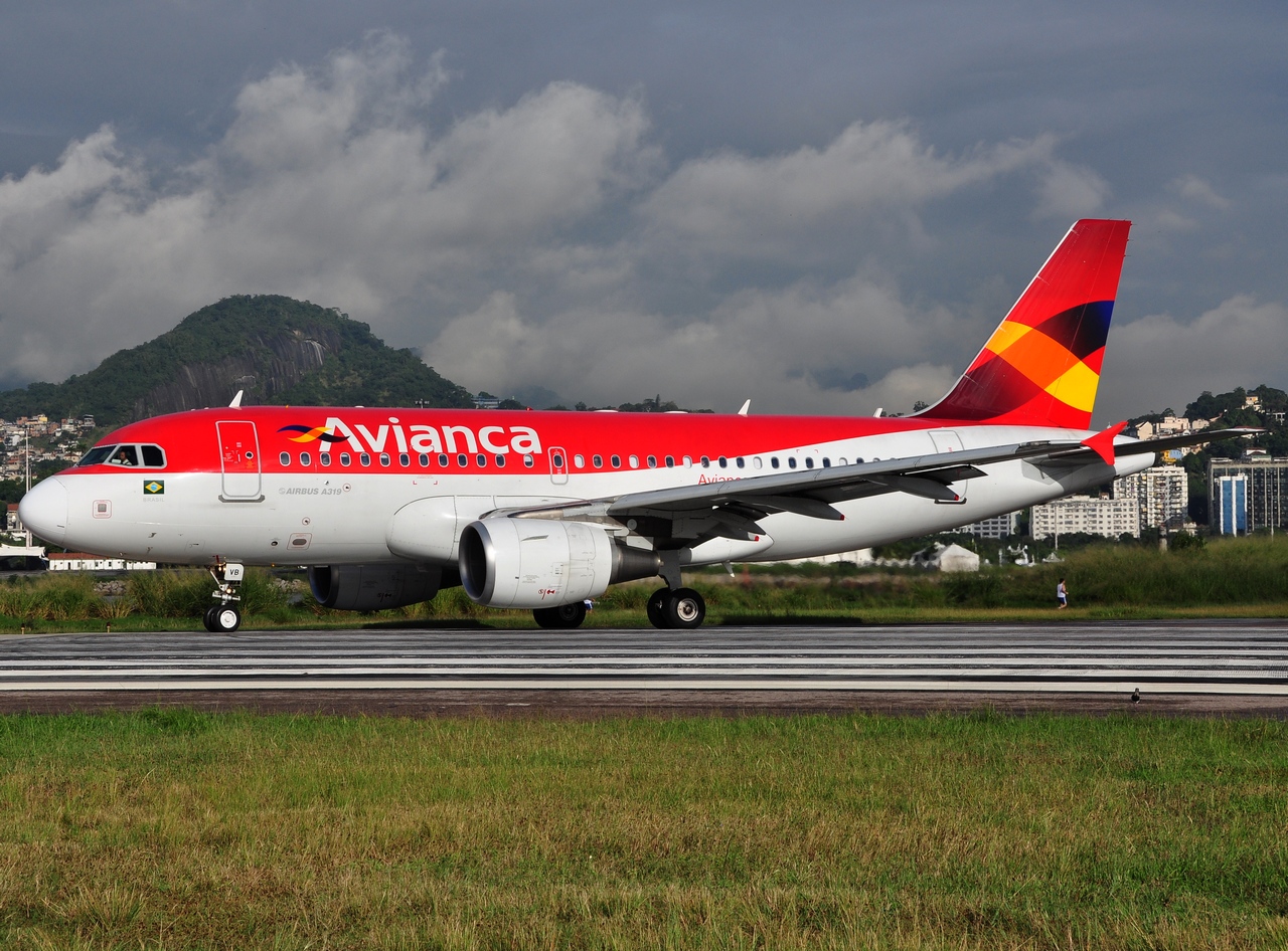 PR-AVB - A319-115 - Avianca Brasil - SDU - 04-06-2013