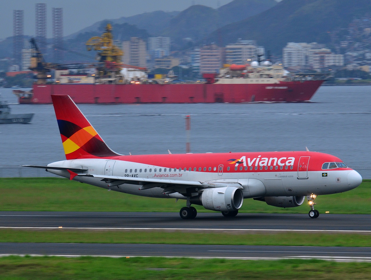 PR-AVC - A319-115 - Avianca Brasil - SDU - 04-06-2013