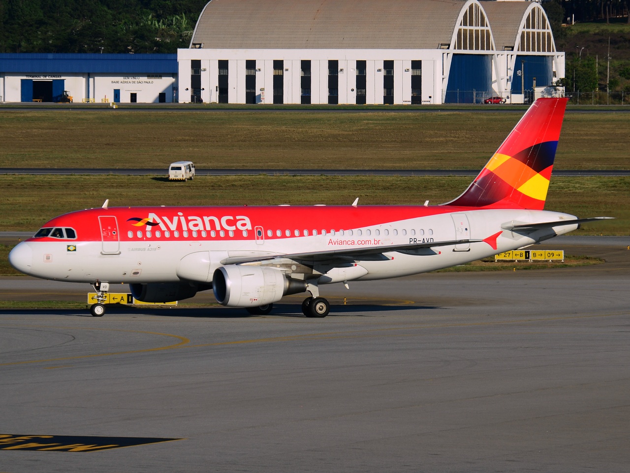 PR-AVD - A319-115 - Avianca Brasil - GRU - 06-06-2013