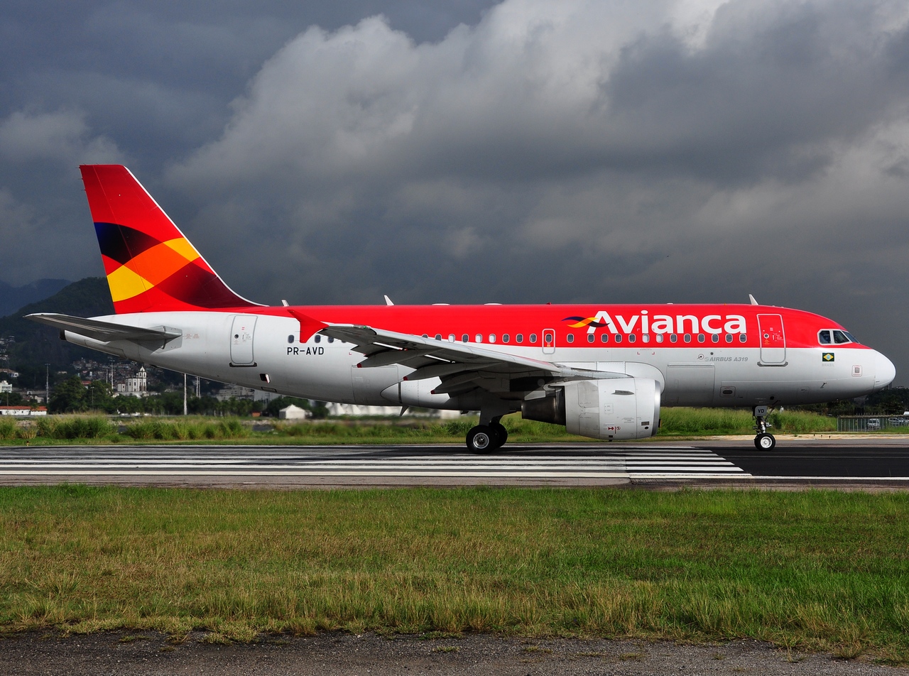 PR-AVD - A319-115 - Avianca Brasil - SDU - 04-06-2013c