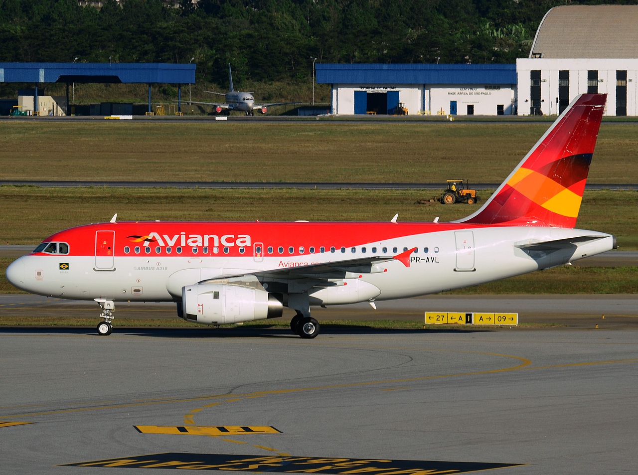 PR-AVL - A318-121 - Avianca Brasil - GRU - 06-06-2013
