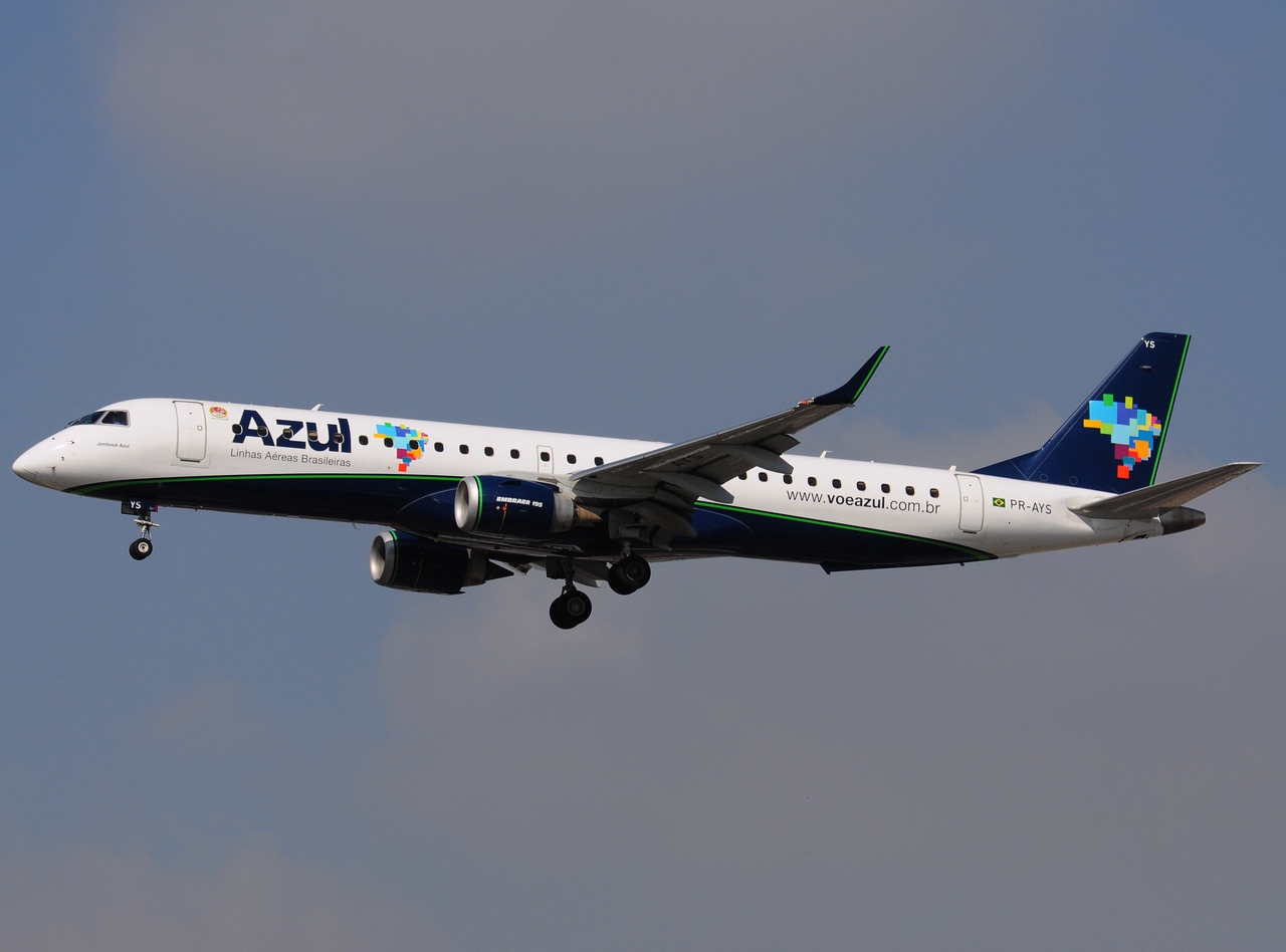 PR-AYS - ERJ-195AR (ERJ-190-200 IGW) - AZUL Linhas Aereas Brasileiras - GRU - 07-06-2013