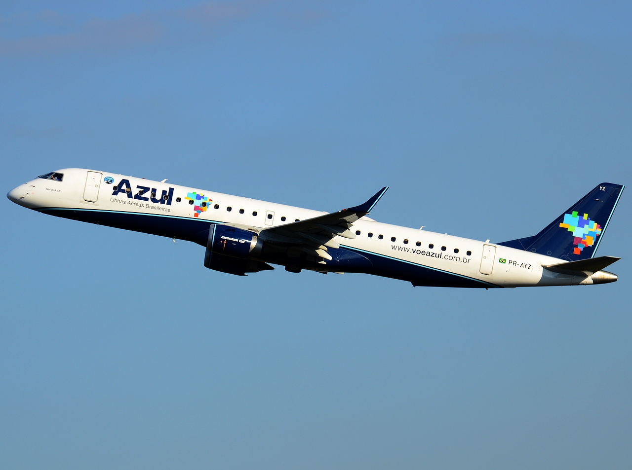 PR-AYZ - ERJ-195-AR (ERJ-190-200 IGW) - AZUL Linhas Aereas Brasileiras - GRU - 07-06-2013