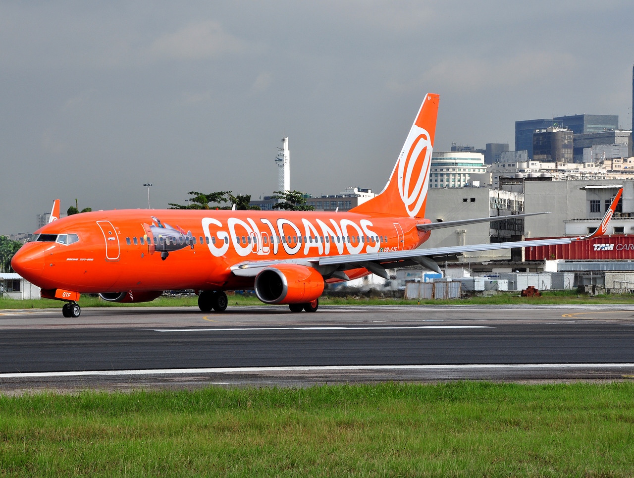PR-GTF - 737-8EH(WL) - GOL _ Linhas Aereas Inteligentes - SDU - 04-06-2013