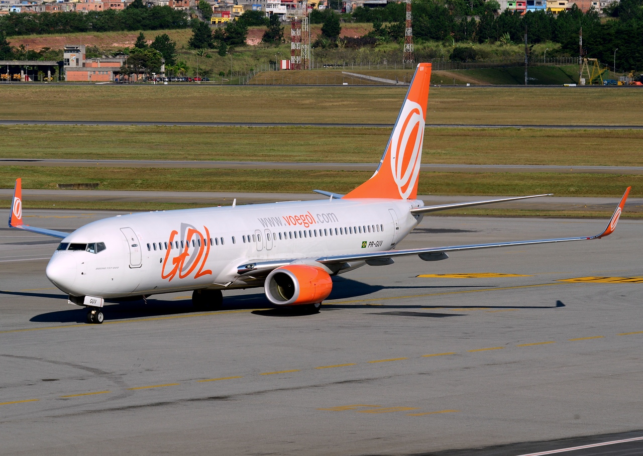 PR-GUV - 737-8EH(WL) - GOL _ Linhas Aereas Inteligentes - GRU - 06-06-2013