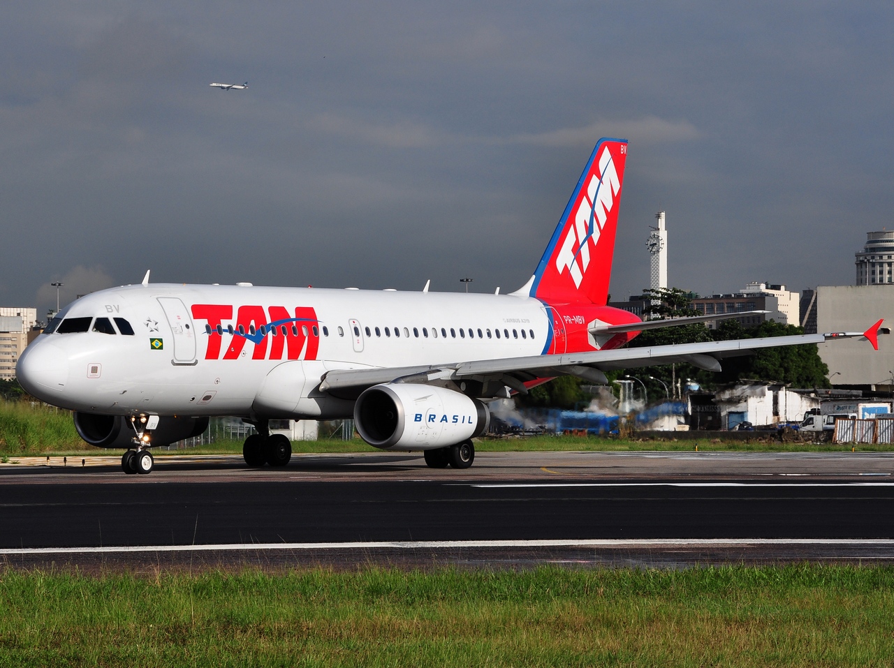 PR-MBV - A319-132 - TAM Linhas Aereas - SDU - 04-06-2013