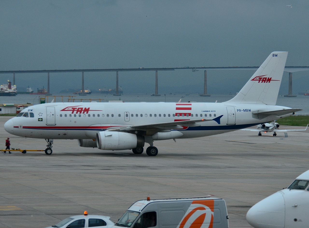 PR-MBW - A319-132 - TAM Linhas Aereas - SDU - 04-06-2013