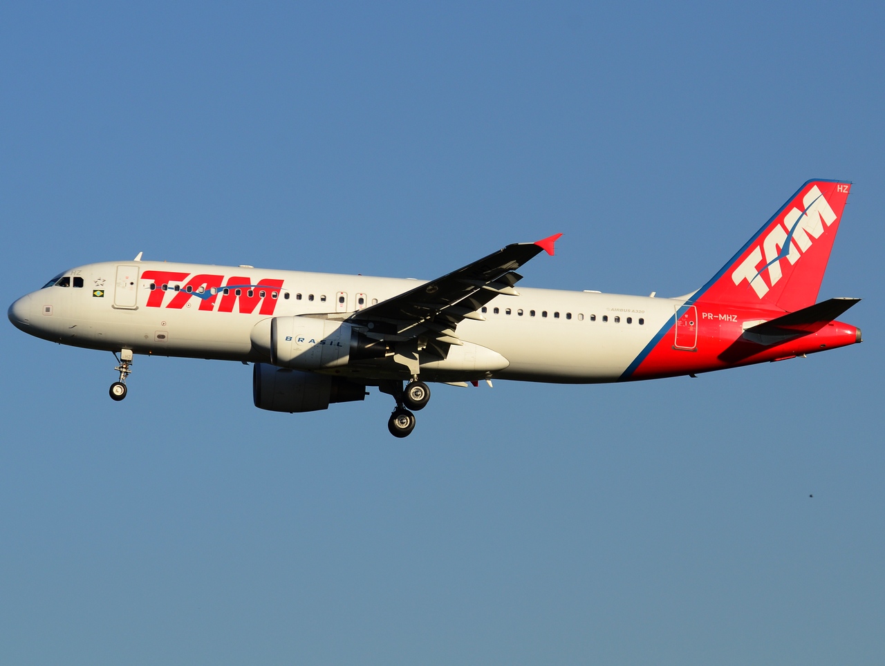 PR-MHZ - A320-214 - TAM Linhas Aereas - GRU - 05-06-2013