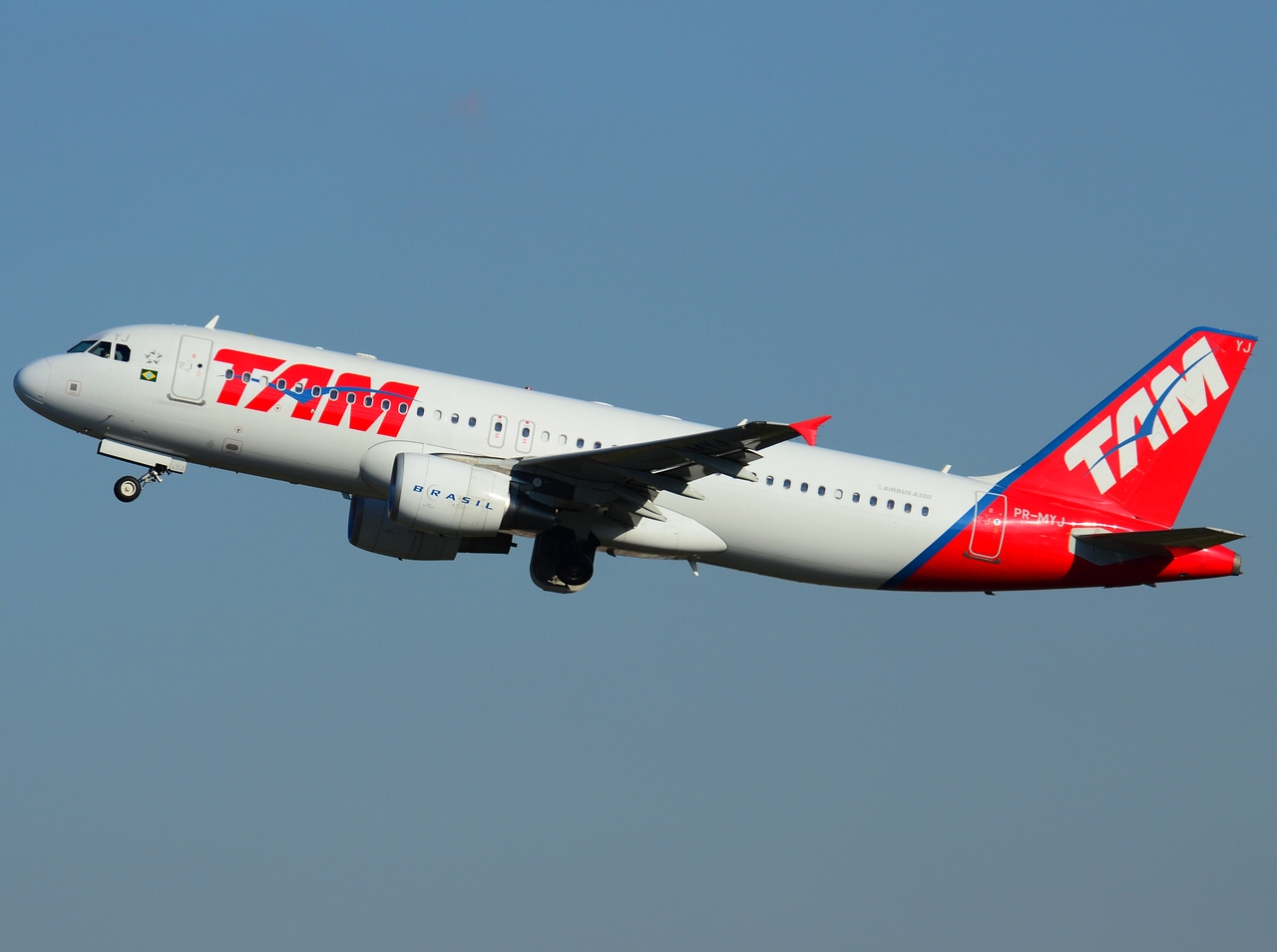 PR-MYJ - A320-214 - TAM Linhas Aereas - GRU - 07-06-2013