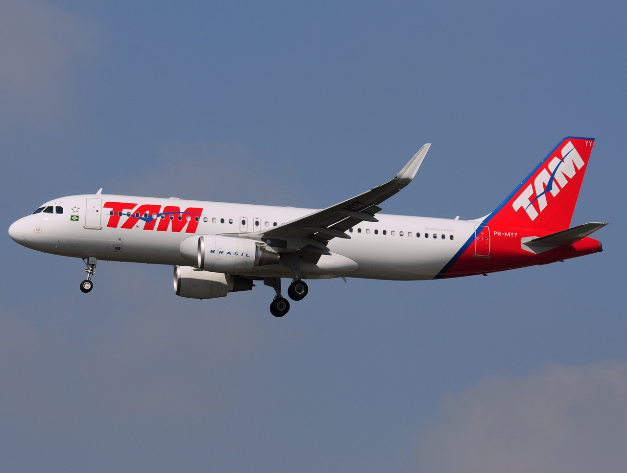 PR-MYY - A320-214(WL) - TAM Linhas Aereas - GRU - 07-06-2013