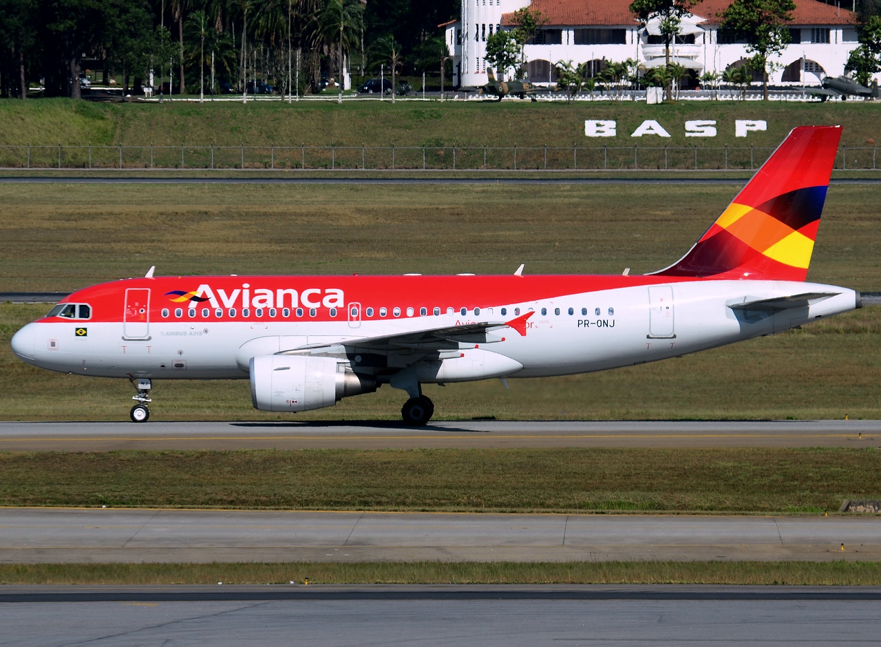 PR-ONJ - A319-115 - Avianca Brasil - GRU - 06-06-2013