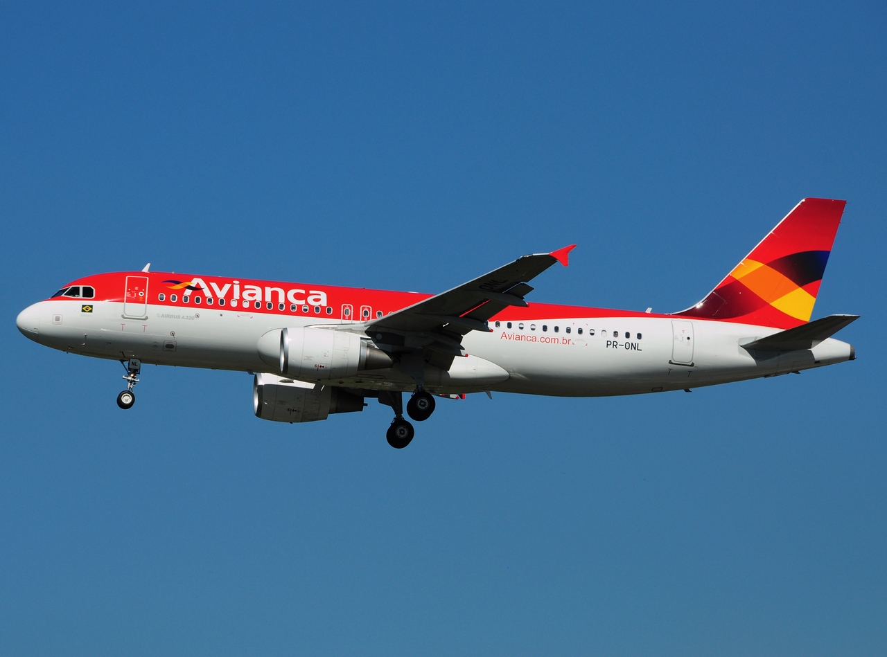 PR-ONL - A320-214 - Avianca Brasil - GRU - 05-06-2013
