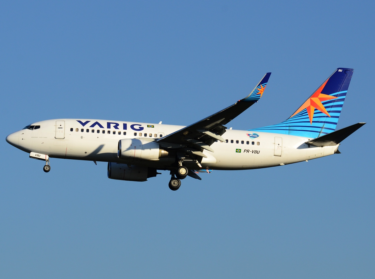 PR-VBU - 737-76N - Varig - GRU - 05-06-2013
