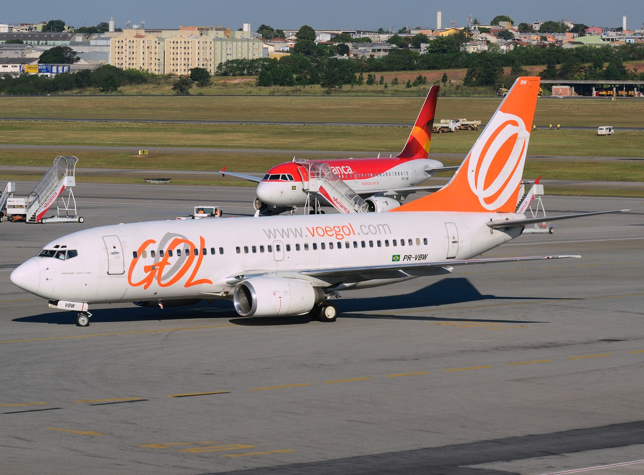 PR-VBW - 737-7BX - GOL _ Linhas Aereas Inteligentes - GRU - 06-06-2013