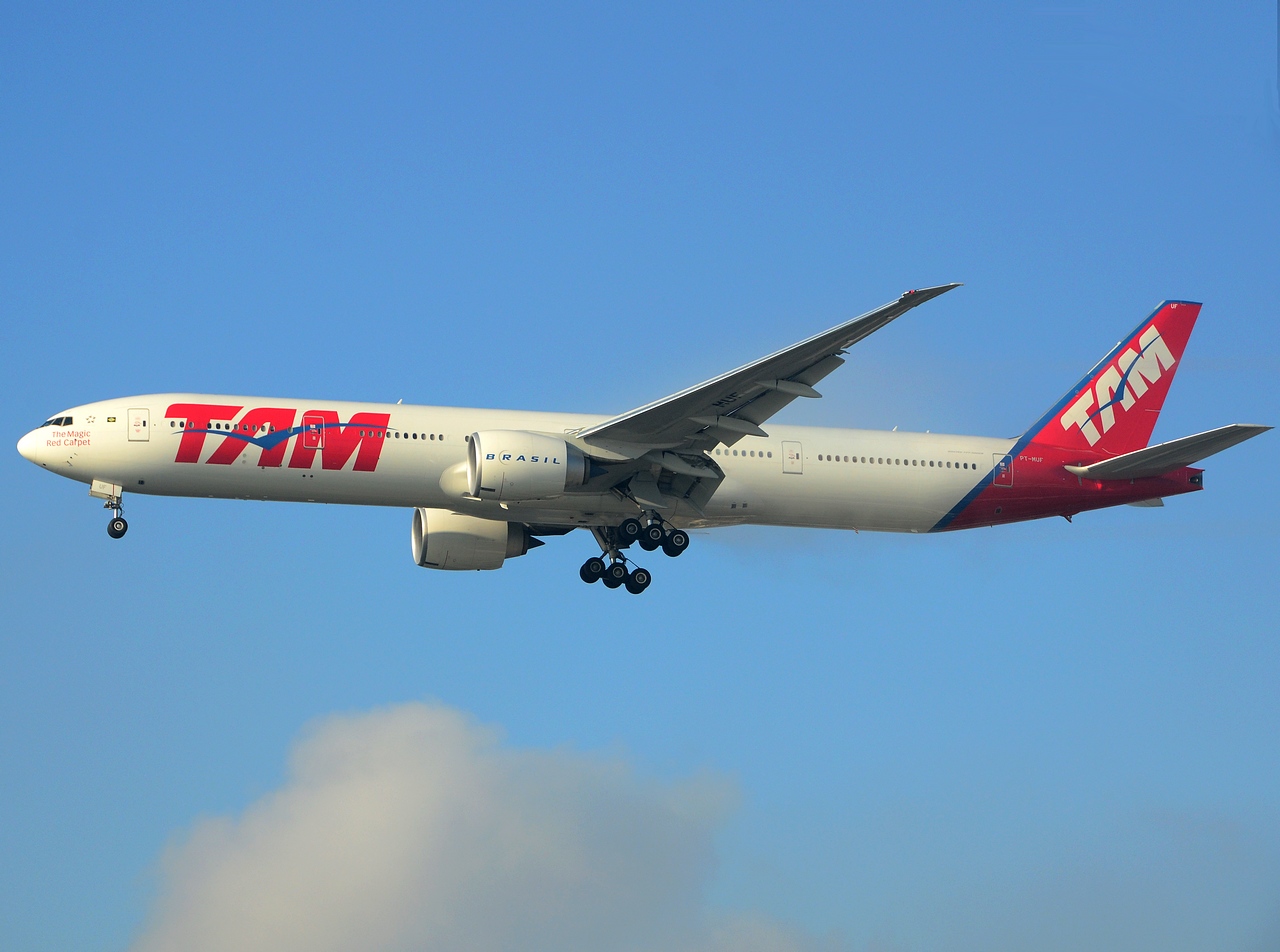 PT-MUF - 777-32W(ER) - TAM Linhas Aereas - GRU - 08-06-2013