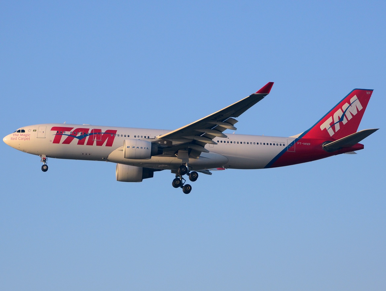 PT-MVP - A330-223 - TAM Linhas Aereas - GRU - 08-06-2013