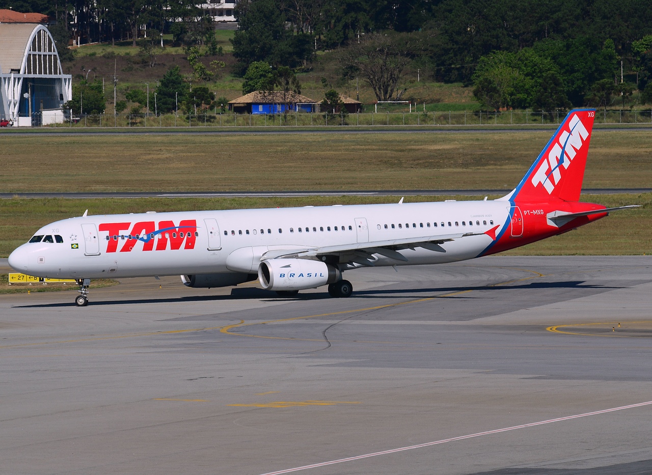 PT-MXG - A321-231 - TAM Linhas Aereas - GRU - 06-06-2013
