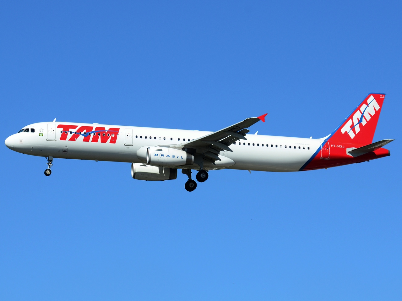 PT-MXJ - A321-231(WL) - TAM Linhas Aereas - GRU - 05-06-2013