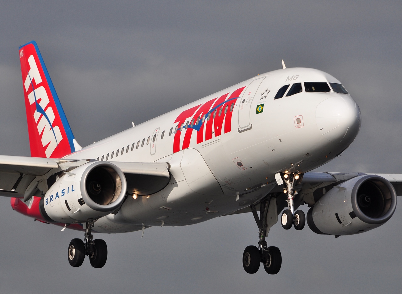 PT-TMG - A319-132 - TAM Linhas Aereas - SDU - 04-06-2013b