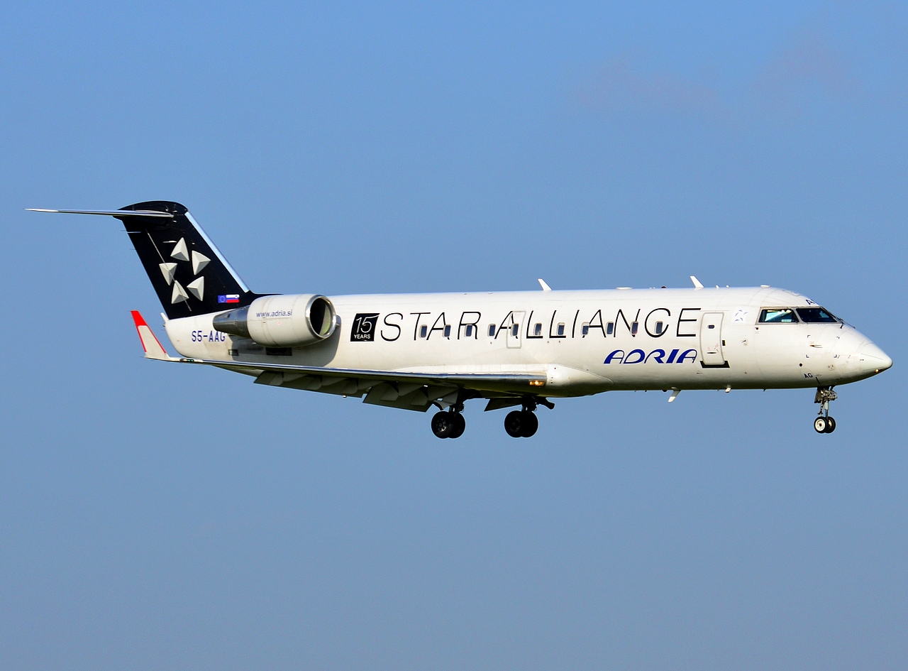 S5-AAG - CRJ-200LR - Adria Airways - BRU - 06-07-2013