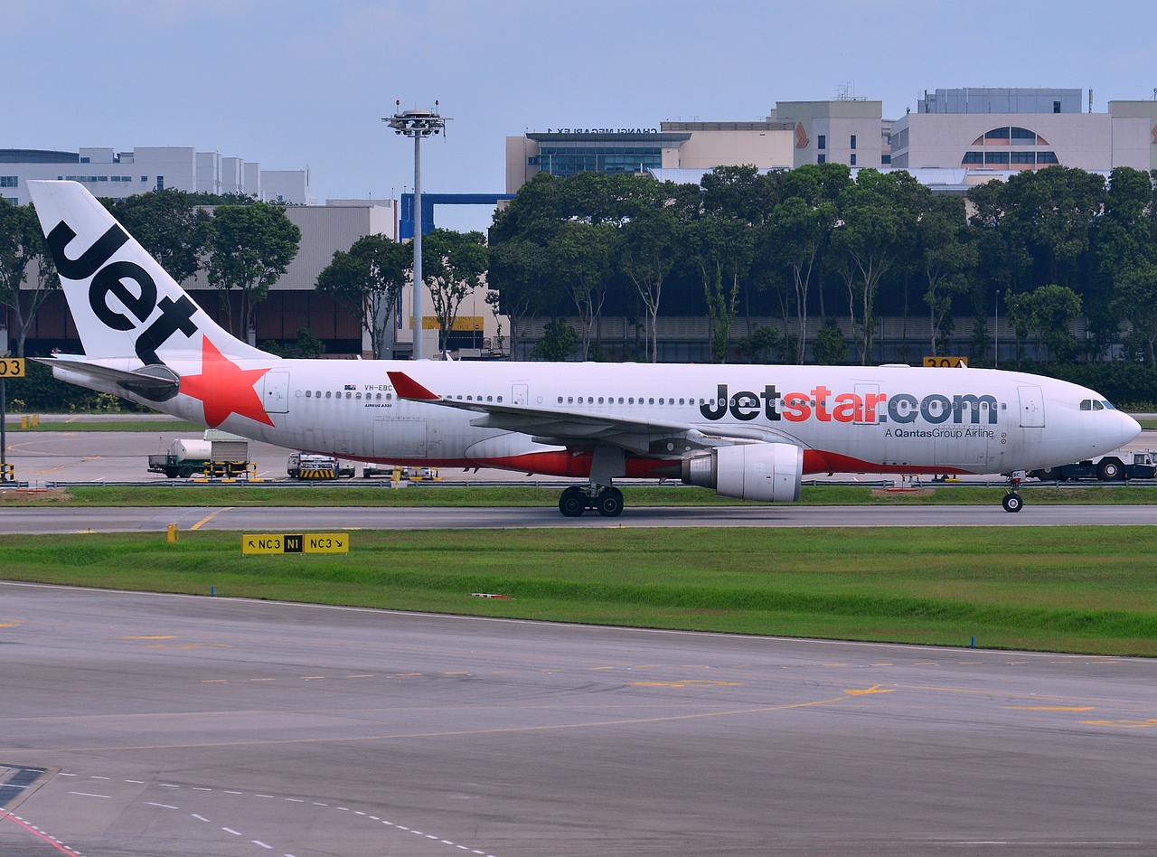VH-EBC - A330-201 - Jetstar Airways - SIN - 28-01-2013