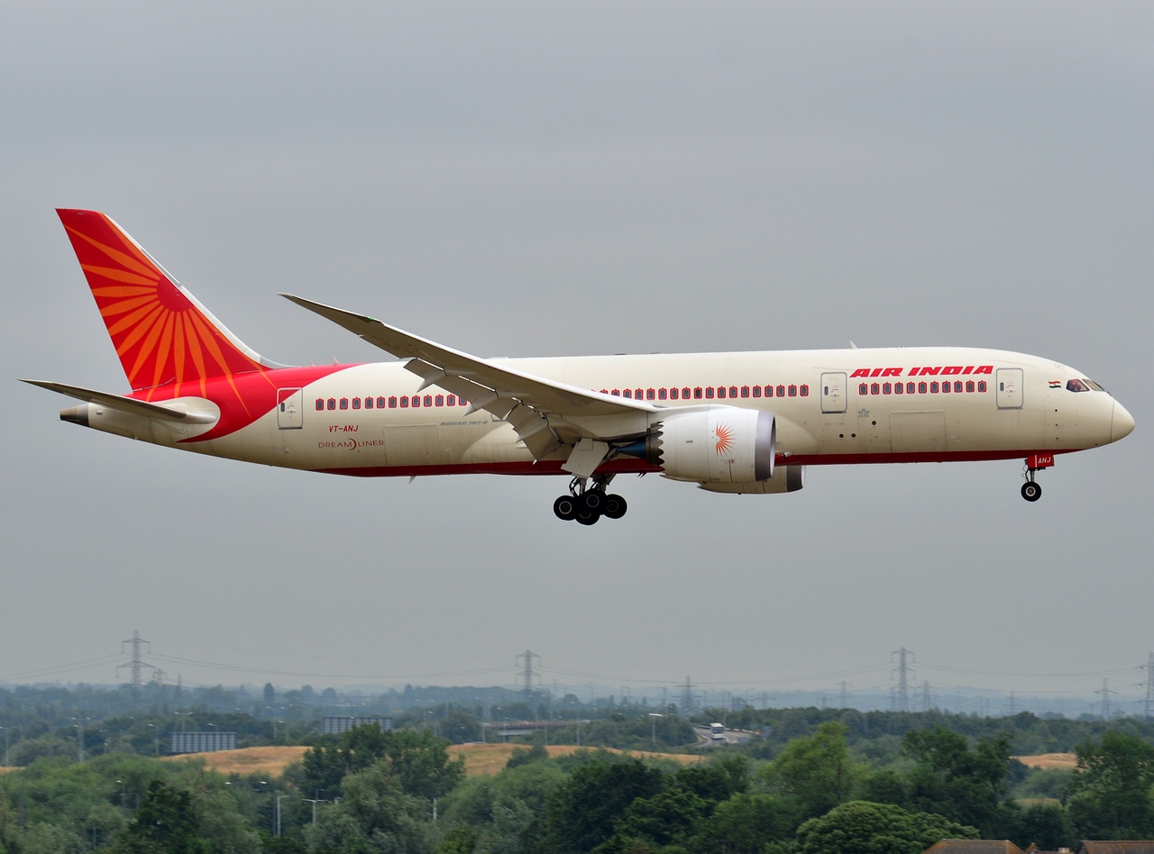 VT-ANJ - 787-8 Dreamliner - Air India - LHR - 12-07-2013