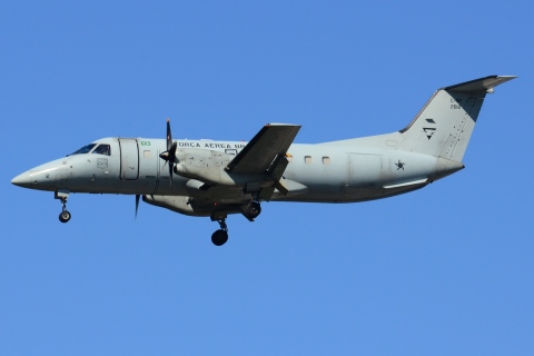 13-2012 - EMB-120 - Forca Aerea Brasil - GRU - 05-06-2013