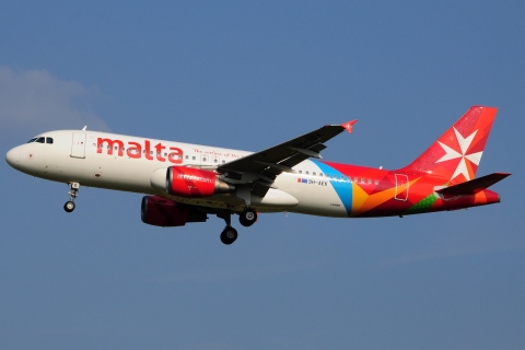 9H-AEK - A320-211 - Air Malta - BRU - 06-07-2013