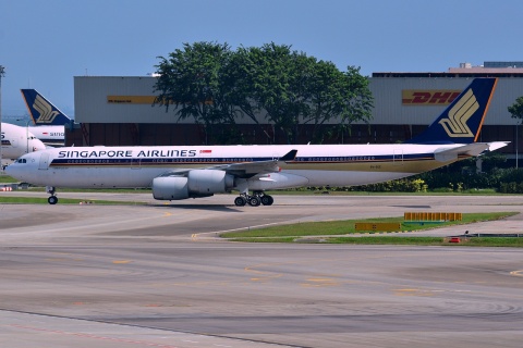 9V-SGE - A340-541 - Singapore Airlines - SIN - 29-01-2013