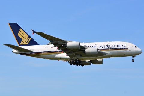 9V-SKN - A380-841 - Singapore Airlines - LHR - 11-07-2013